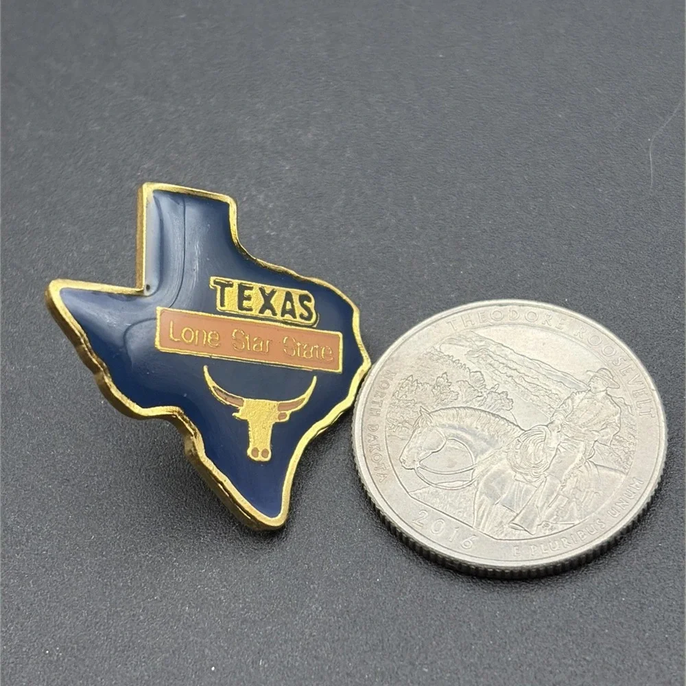 Texas Lone‎ Star State Outline Longhorn Lapel Hat Pin